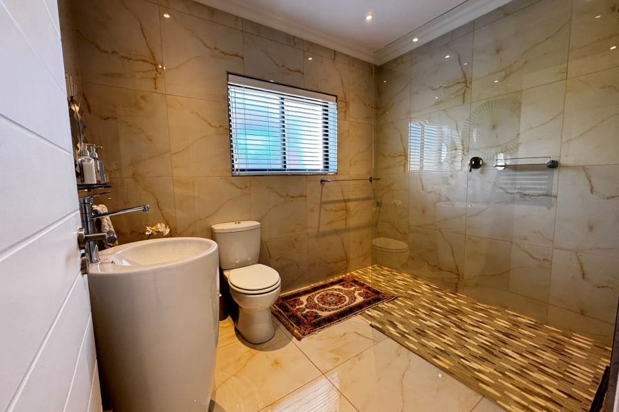 3 Bedroom Property for Sale in Yzerfontein Western Cape